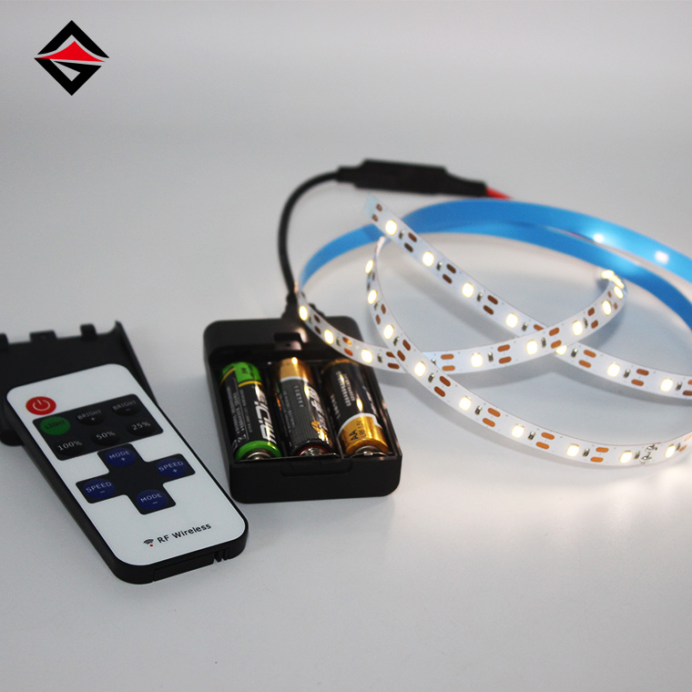 Vroče prodaja 5V USB baterijske škatle nastavite LED svetlobni trak z daljinskim upravljalnikom