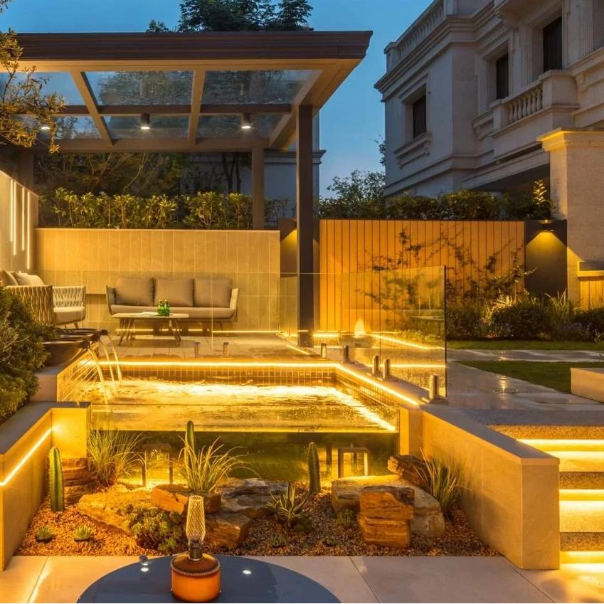 Patio vodoodporna svetloba z barvnim vodnikom za izbiro temperature